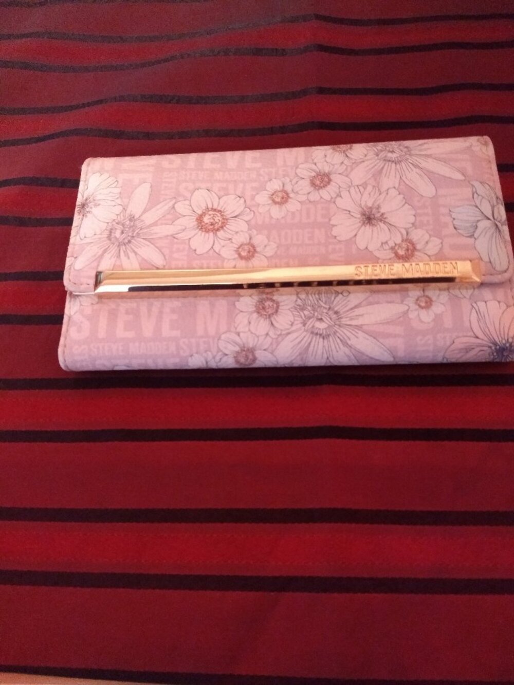 Steve Madden Floral Wallet.